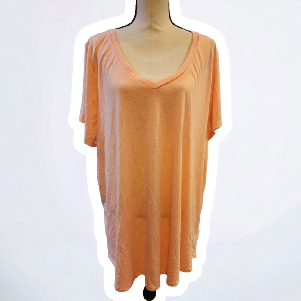 NWT Peach Classic V-Neck